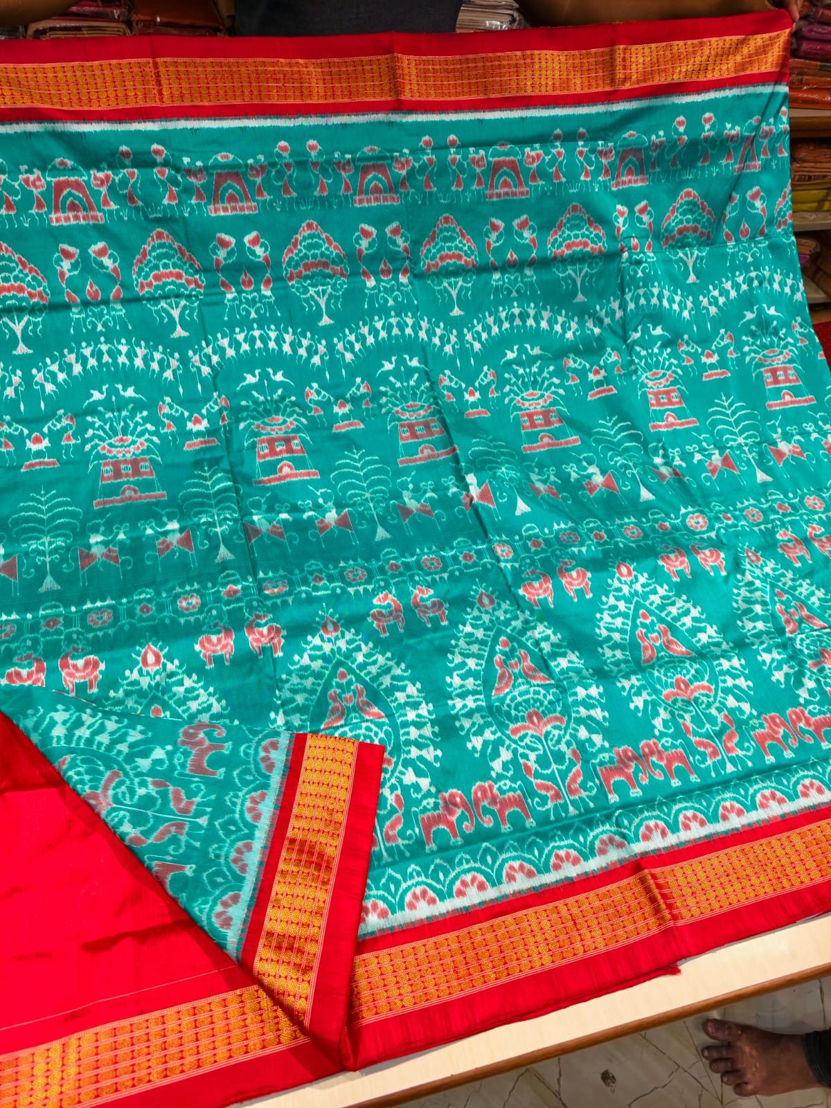 Model wearing premium cotton handloom saree